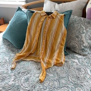 Rain sleeveless shirt button down